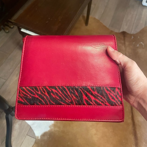 Vintage 90s J Renee red boxy crossbody bag with faux calf hair animal print - Picture 7 of 7